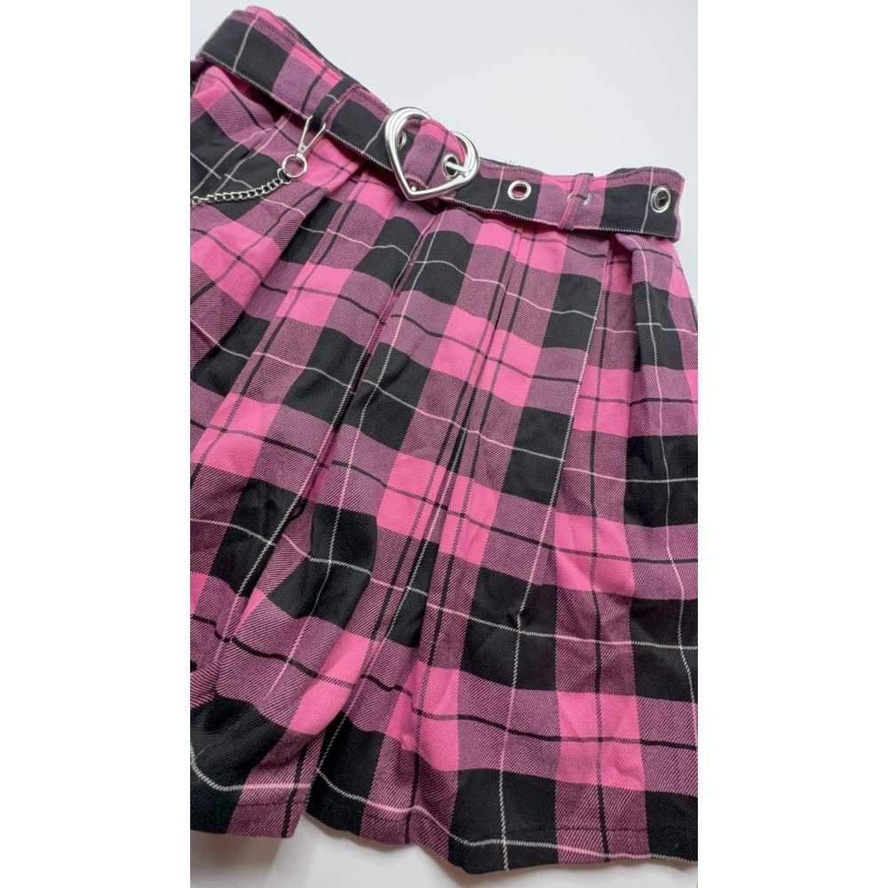 Excellent condition women's size SMALL Hot Topic black & hot pink pleated skirt.
